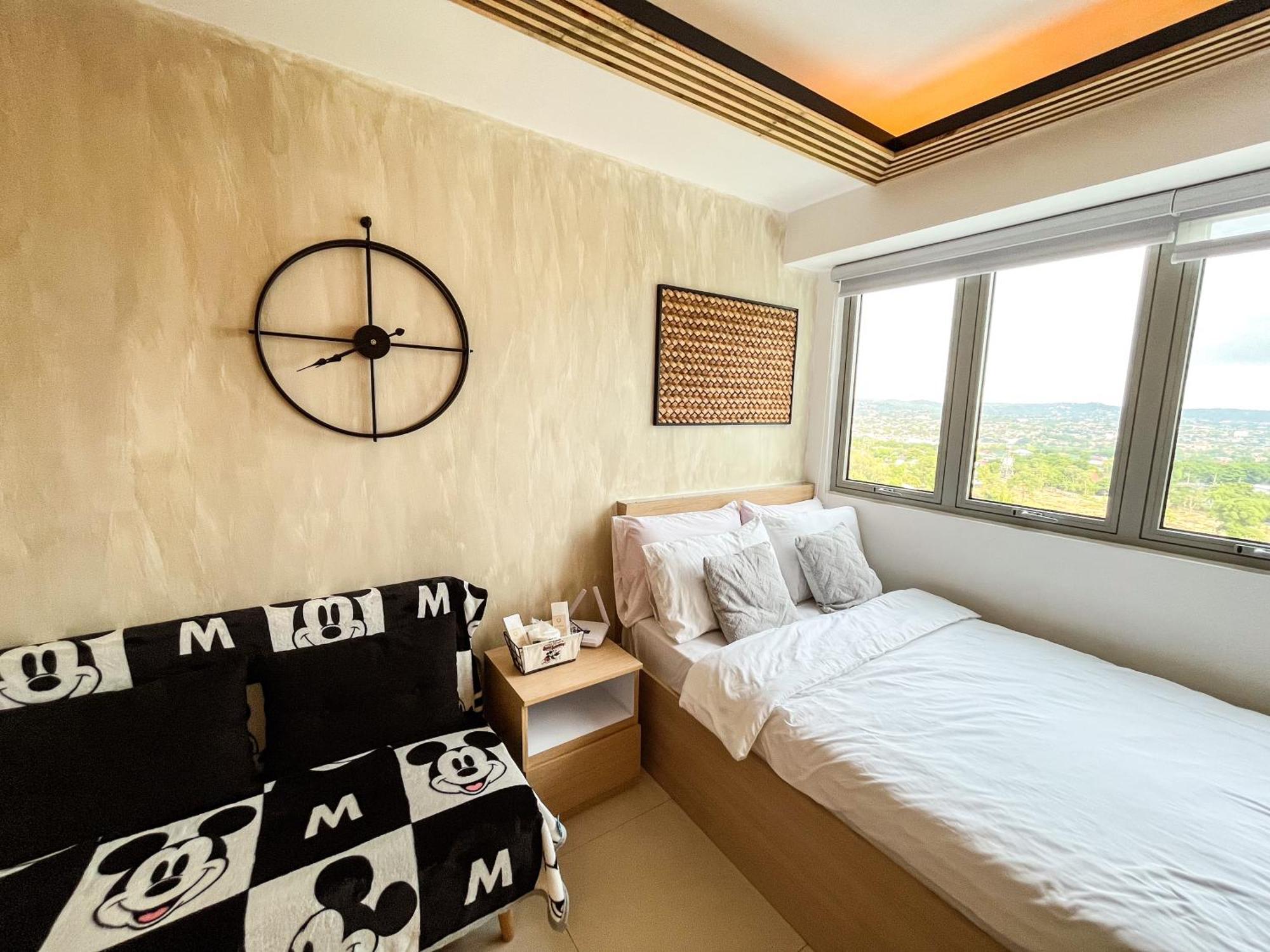 Quezon City Manila Stylish Studio Unit With A Mickey Vibe Apartman Kültér fotó